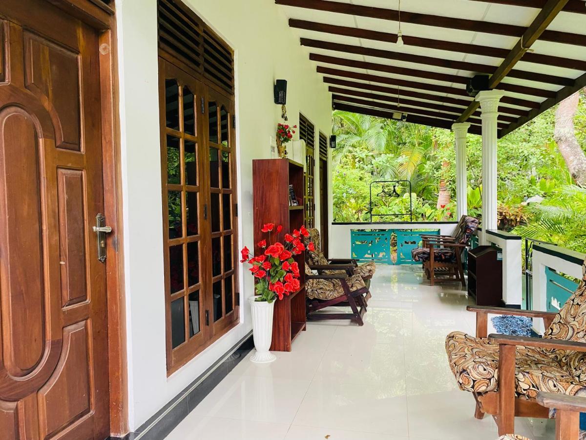 The Jungle Path Lodge Сигирия Экстерьер фото