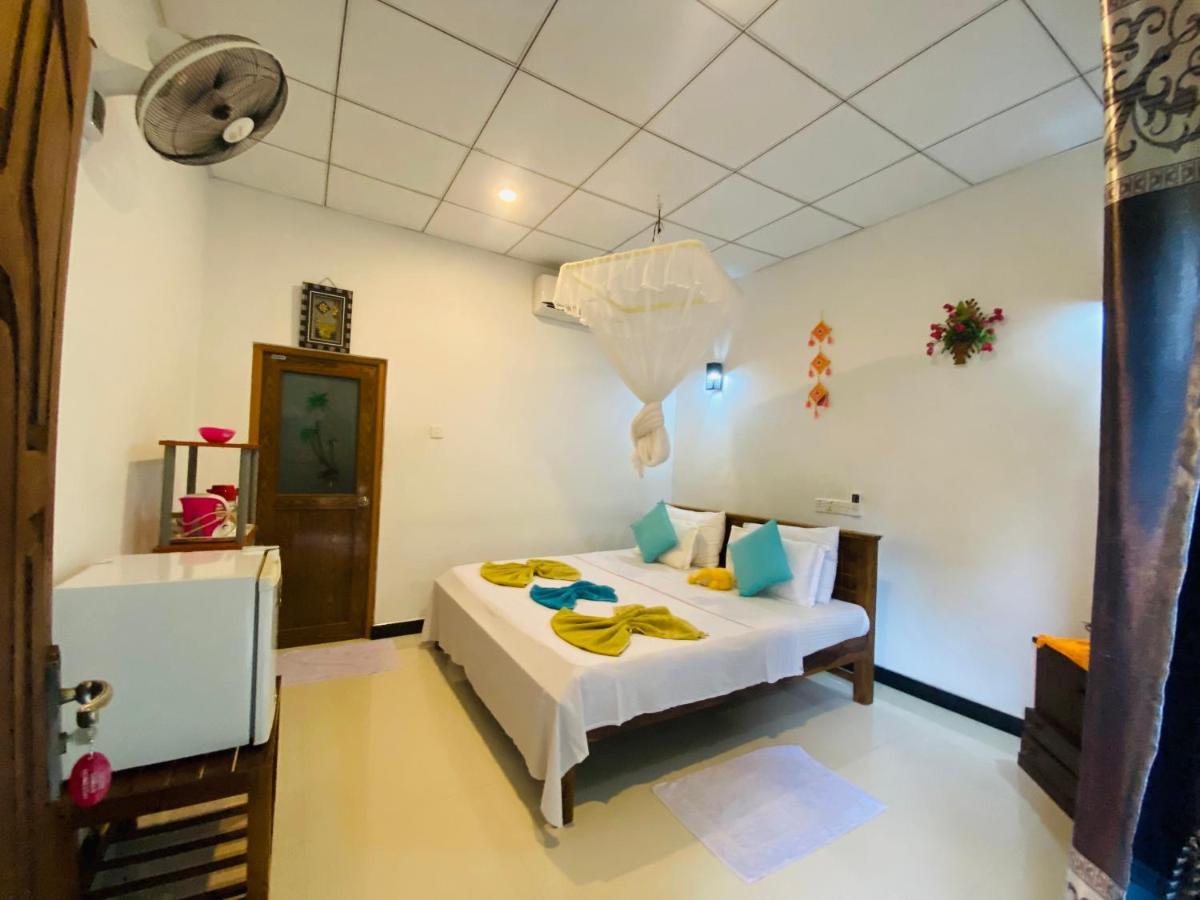 The Jungle Path Lodge Сигирия Экстерьер фото